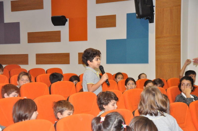 Yazar Yalın Alpay ile Söyleşi ve İmza Günü